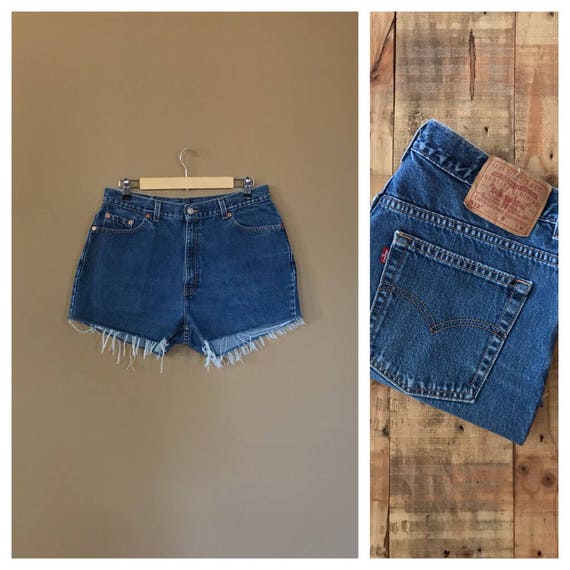 32" Levis High Waisted Shorts/Levis Shorts/90s sho