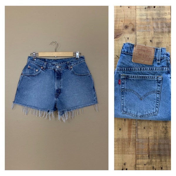 30/31” Levis High Waisted Shorts / Vintage Levis Shorts / 90s Levis Shorts / Levis High Rise Denim Shorts / Jean Cutoff Shorts