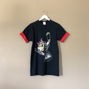 Vintage Tazmanian Devil Shirt / 90s Hip Hop Shirt / Band Shirt / Band T-Shirt / Mickey Mouse tShirt / Disney Shirts