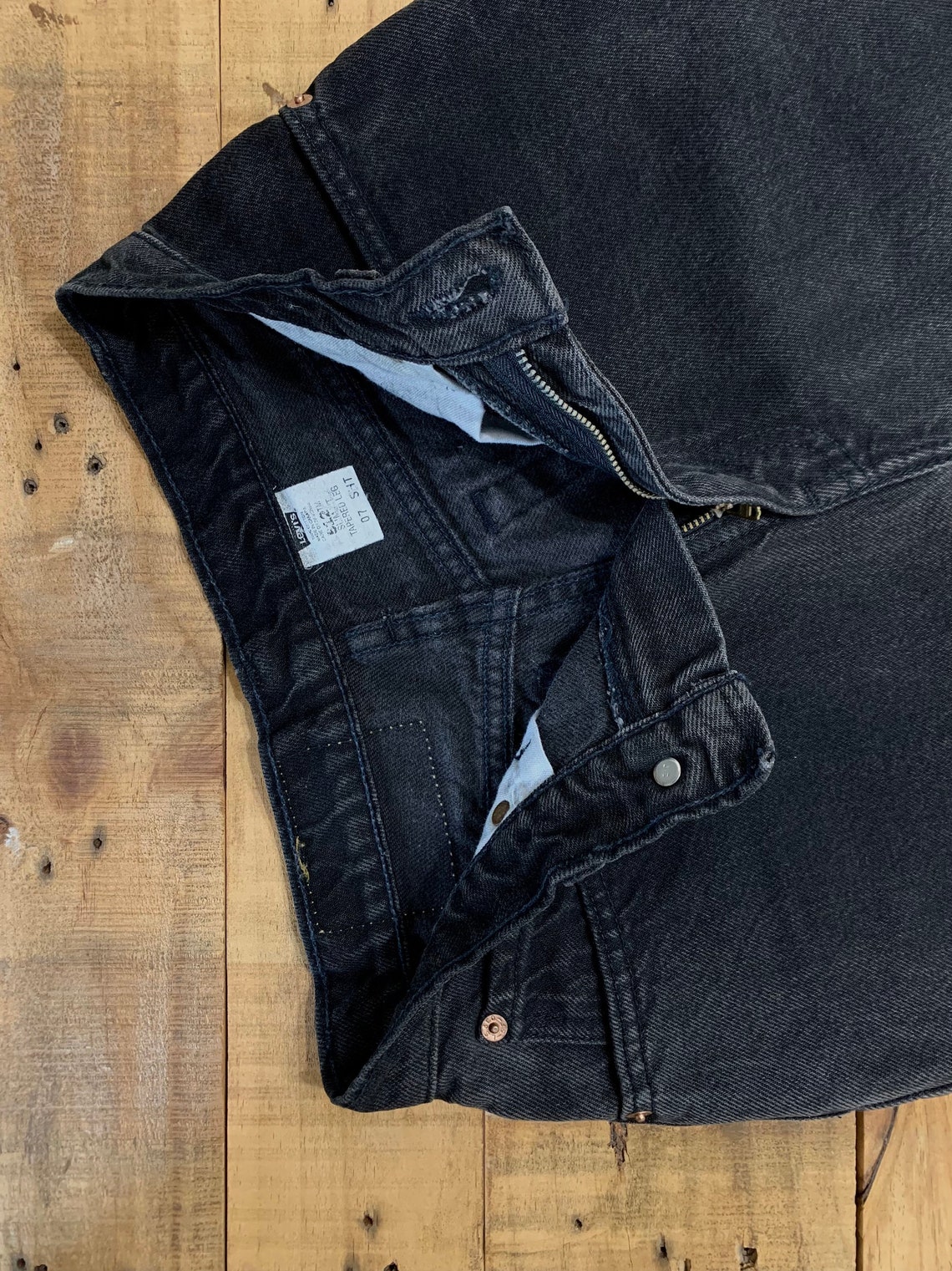 levis 25