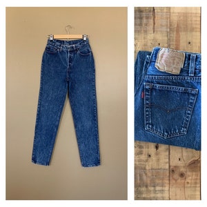 26/27&quot; Levis 501 Jeans High Waisted Button Fly / 90s Levis 501 for Women / Levis Jeans Dark Wash / High Waisted Levis Size 9