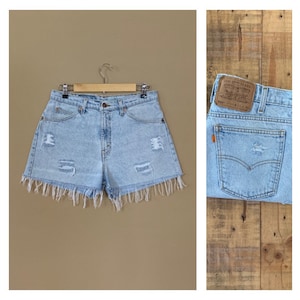32” Levis High Waisted Shorts/Levis Shorts/90s shorts/Levi High Waisted Denim Shorts/Jean Shorts/Cutoff Shorts/90’s Shorts 32