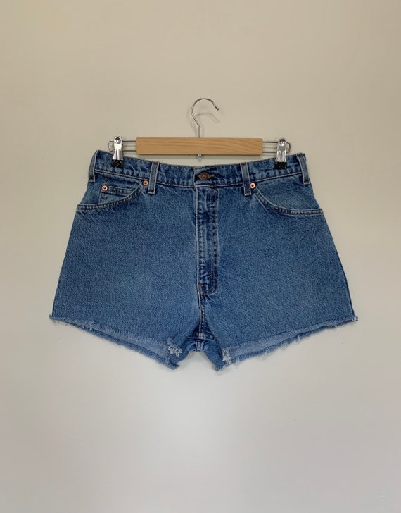 32” Levis High Waisted Shorts/Levis Shorts/90s sh… - image 2