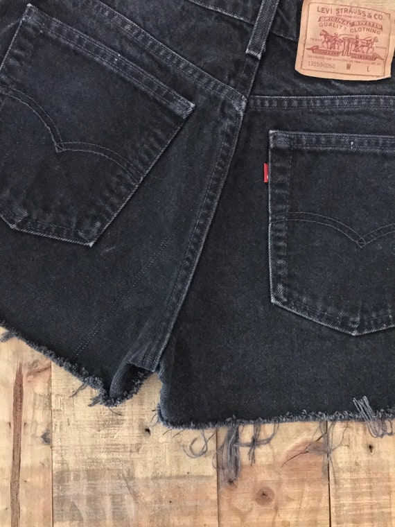 30" Black Levis High Waisted Denim Shorts/Levis S… - image 8