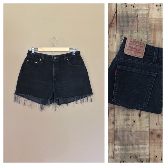 30" Black Levis High Waisted Denim Shorts/Levis S… - image 1