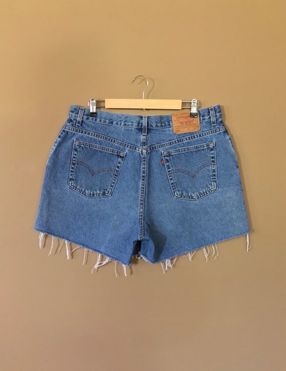 36" Levis High Waisted Shorts Denim / 90s Vintage… - image 7