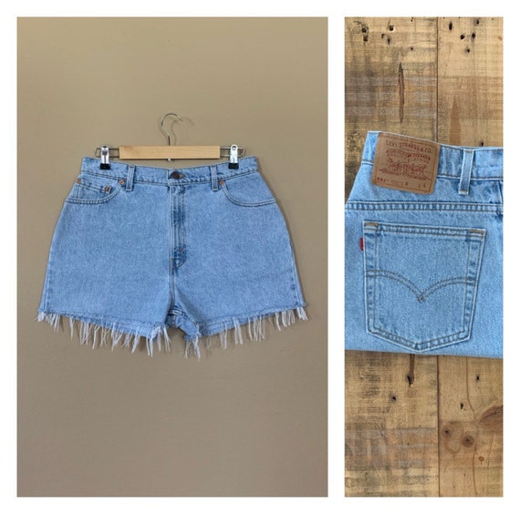 32” Levis High Waisted Shorts/Levis Shorts/90s sho