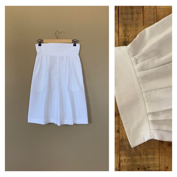 90’s High Waisted Shorts White Cotton / 90’s Shorts Medium Size 8 / High Waisted Linen Shorts / 90s Pleated Shorts White