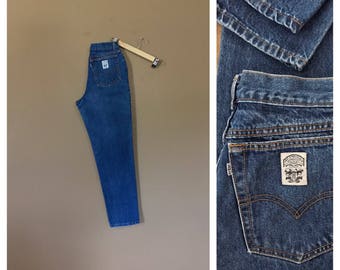 28" Levis High Waisted Jeans/ Levis 550/90s Jeans/Vintage High Waisted Jeans/Mom Jeans/Boyfriend Jeans/Jordache Jeans/Distressed Jeans