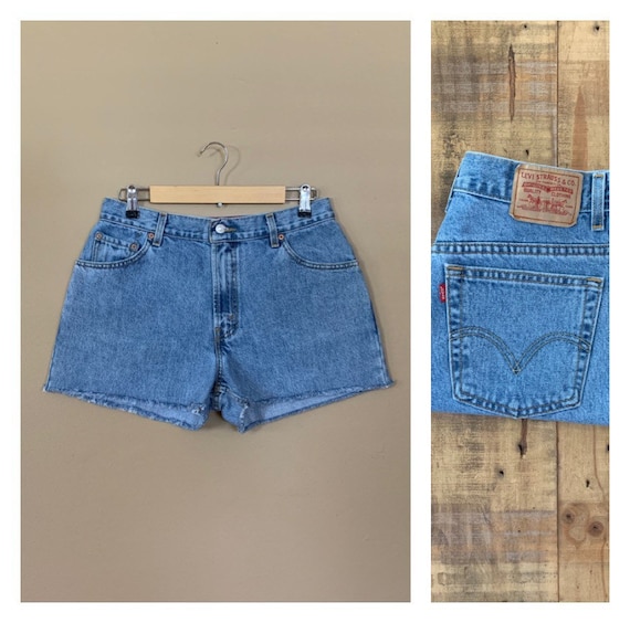 32” Levis High Waisted Shorts/Levis Shorts/90s sho
