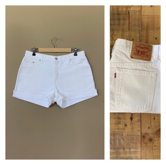 34” White Levis High Waisted Shorts/90s Levis Sho… - image 1