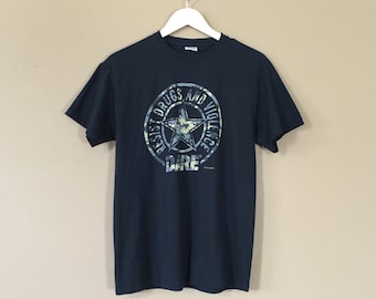 90s D.A.R.E Tee / 90s Grunge Tee / Band Shirt / Band T-Shirt / DARE Camicia / D.A.R.E / Band Tee