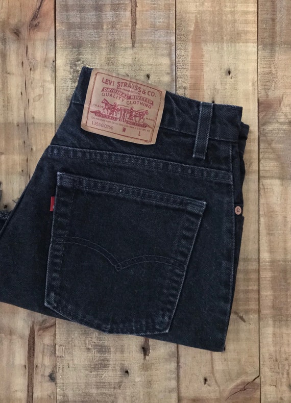 30" Black Levis High Waisted Denim Shorts/Levis S… - image 7