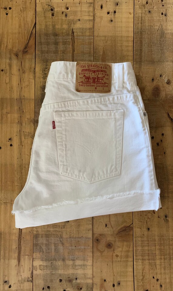 34” White Levis High Waisted Shorts/90s Levis Sho… - image 5