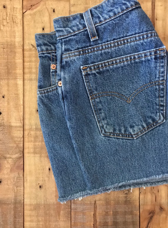 Waist 31" Levis High Waisted Shorts Denim / Levis… - image 7