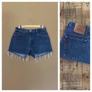 29&quot; Levis High Waisted Shorts/Levis Shorts/90s shorts/Levi High Waisted Denim Shorts/Jean Shorts/Cutoff Shorts/90s clothing