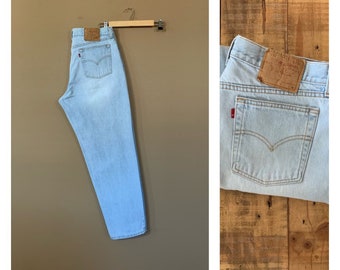 35" Levis High Waisted Jeans Straight Leg / Levis 560 / 90s Levis Jeans / Vintage High Waisted Jeans / High Waist Tapered Leg Levis Size 16