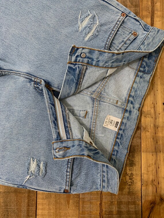 32” Levis 512 High Waisted Jeans Light Wash / Lev… - image 9