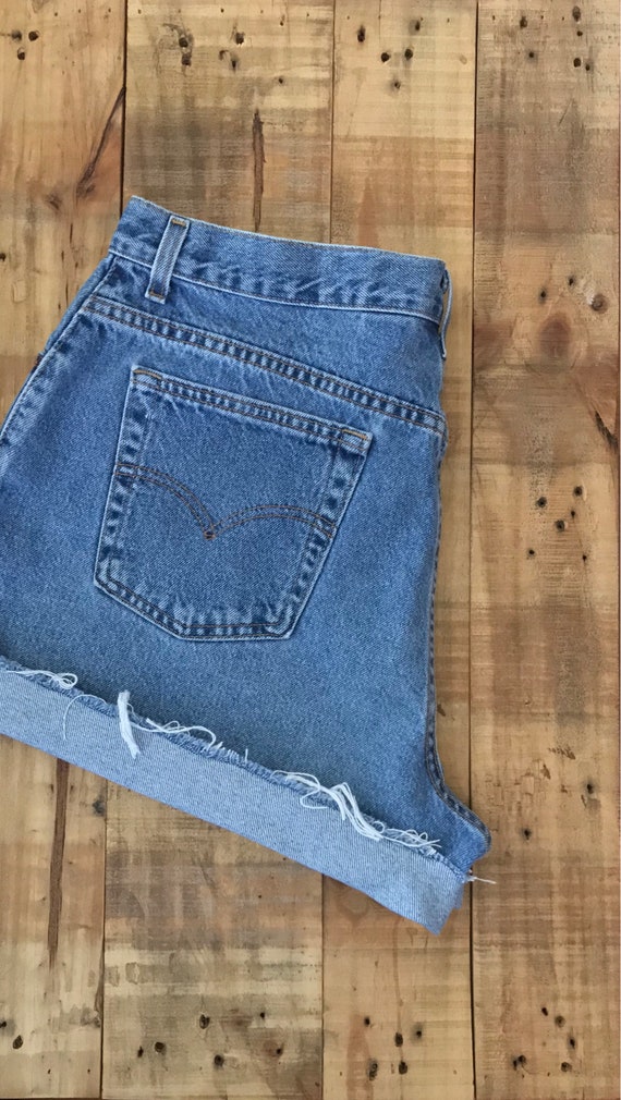 36" Levis High Waisted Shorts Denim / 90s Vintage… - image 8