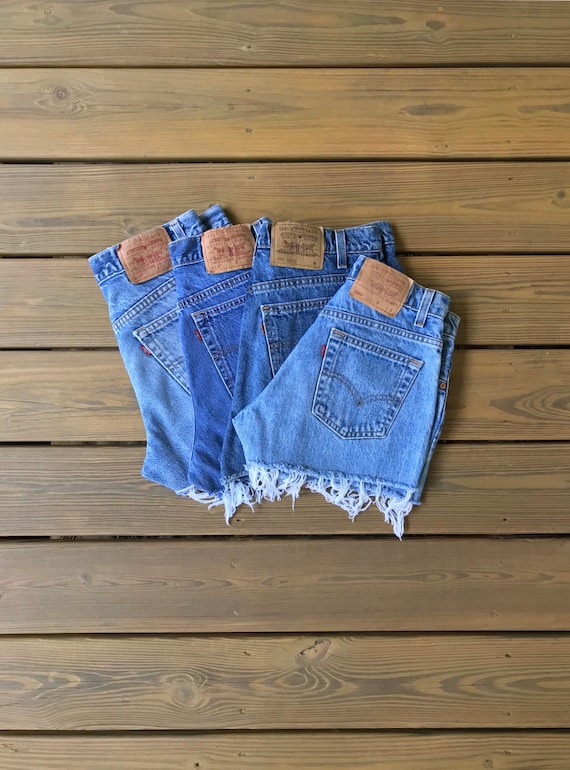 35" Levis High Waisted Shorts/Levis Shorts/90s sho