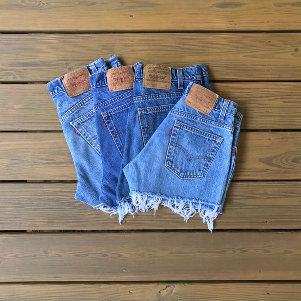 27" Levis High Waisted Shorts/Levis Shorts/90s shorts/Levi High Waisted Denim Shorts/Jean Shorts/Cutoff Shorts/90s clothing