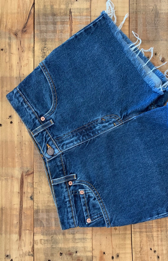 29” Levis Shorts High Waisted Denim / 90s Levis S… - image 4