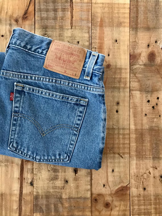 Waist 33/34" Levis High Waisted Jeans/ Levis 550/… - image 7