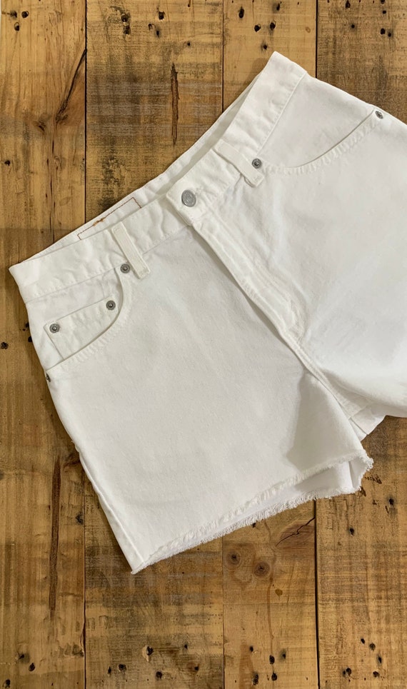 29” White Levis Shorts High Waisted Cutoffs /Levi… - image 3