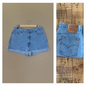 33&quot; Levis High Waisted Shorts/Levis Shorts/90s shorts/Levi High Waisted Denim Shorts/Jean Shorts/Cutoff Shorts/90’s Shorts 33
