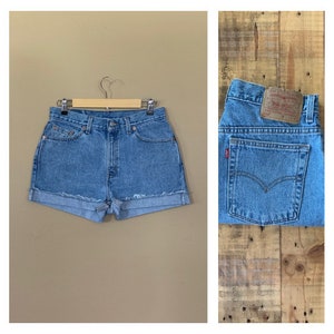 31/32” Levis High Waisted Shorts/Levis Shorts/90s shorts/Levi High Waisted Denim Shorts/Jean Shorts/Denim Cutoff Shorts Size 31” 32”