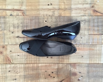 Vintage Black Leather Flats / Womens Loafers / Leather Flats / Leather Slip Ons / Womens Penny Loafers / Black Flats