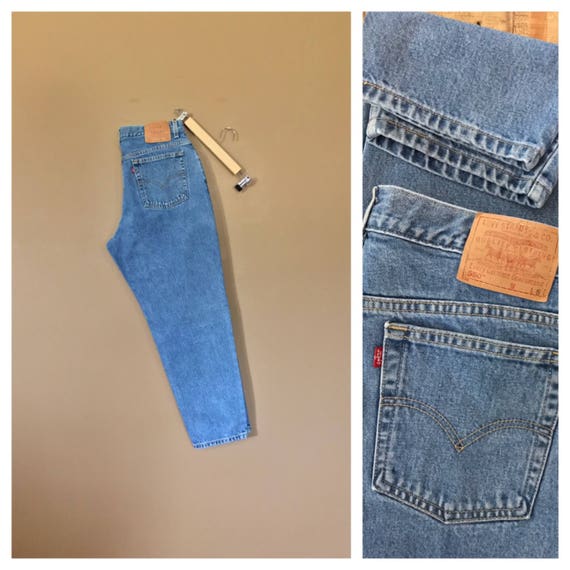 Waist 33/34" Levis High Waisted Jeans/ Levis 550/… - image 1