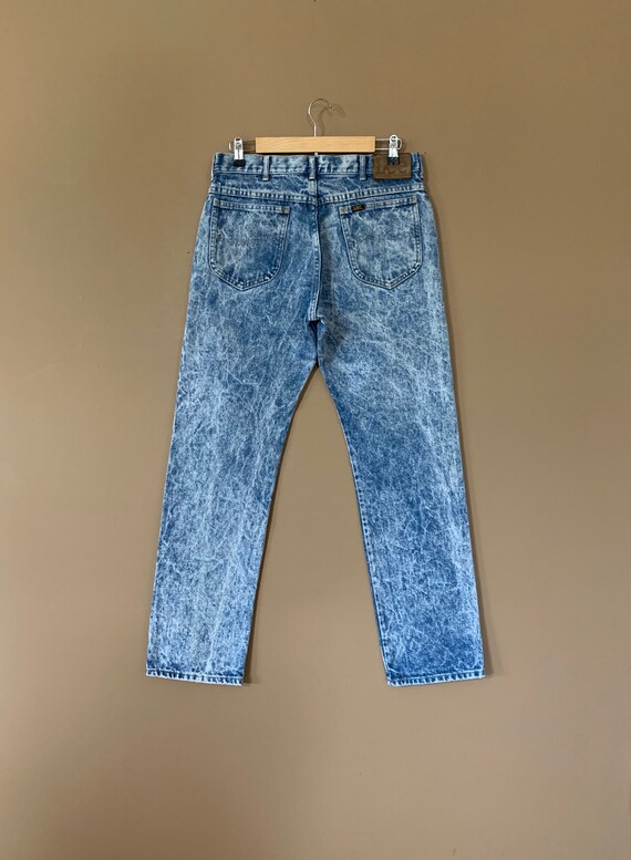 32" Acid Wash Lee High Waisted Jeans / Vintage Le… - image 4