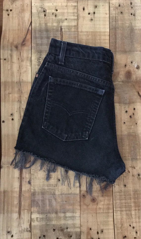 30" Black Levis High Waisted Denim Shorts/Levis S… - image 6