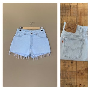 31/32” Levis High Waisted Shorts/Levis Shorts/90s shorts/Levi High Waisted Denim Shorts/Jean Shorts/Denim Cutoff Shorts Size 31” 32”