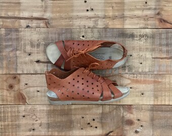 90's Leather Sandal Huaraches / Woven Sandals / Womens Sandals / Brown Leather Sandals / 80s Sandals / 90s Sandals / 90s Shoes