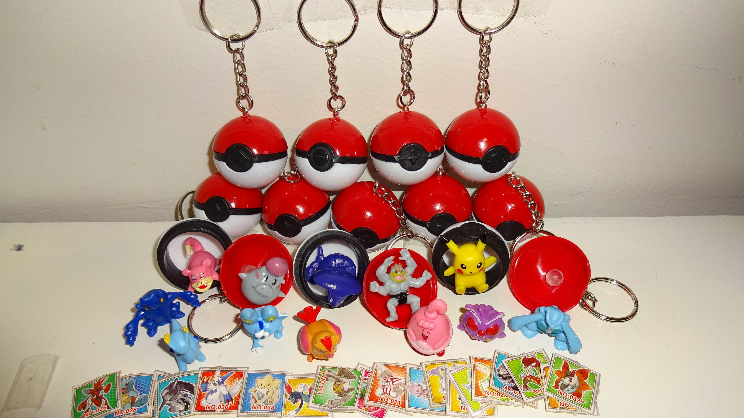 Pokemon Go 24 Mini Figures Plus Pikachu Kids Loot Party Bag Fillers Pokeball UK