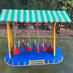 Vintage Reproduktion Zinn Wind Bis Spielzeug von Paaren Swingng in Booten
