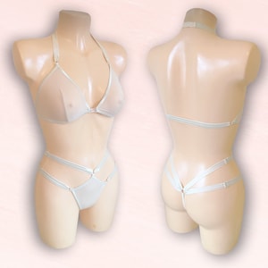 "Itsy Bitsy Tribute Triangle Bralette und Strappy Showgirl Tanga (separat oder als Set erhältlich)"