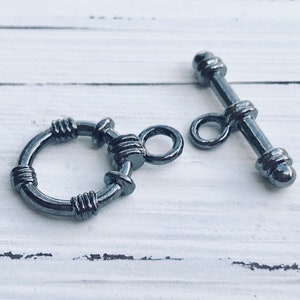 4 qty ~ Rope Design Gunmetal Tone Toggle Clasps ~ LEAD FREE ~ Approx. 20 mm ~ (E1014)