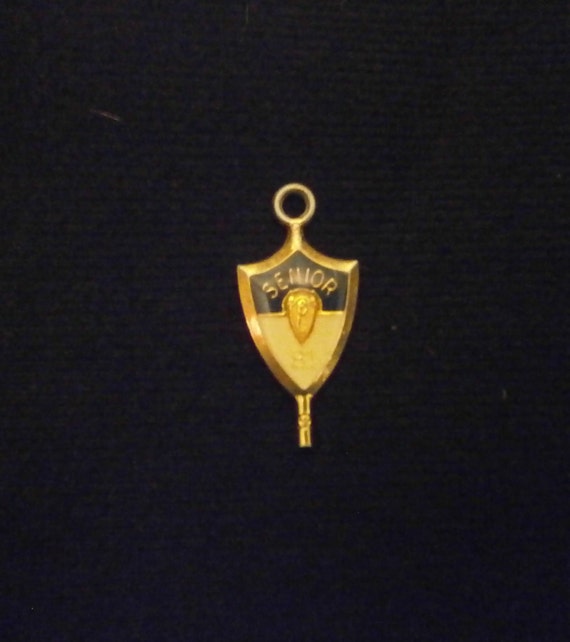 East Liverpool Senior Class Pendant 81