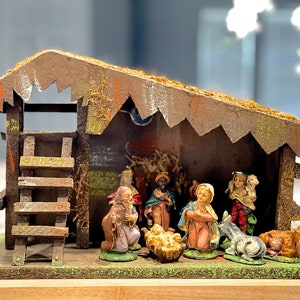 VINTAGE: 10pcs - Old ITALIAN Chalkware Nativity with Wooden Barn - Manger - Hand Painted Nativity Set - SKU-00040043