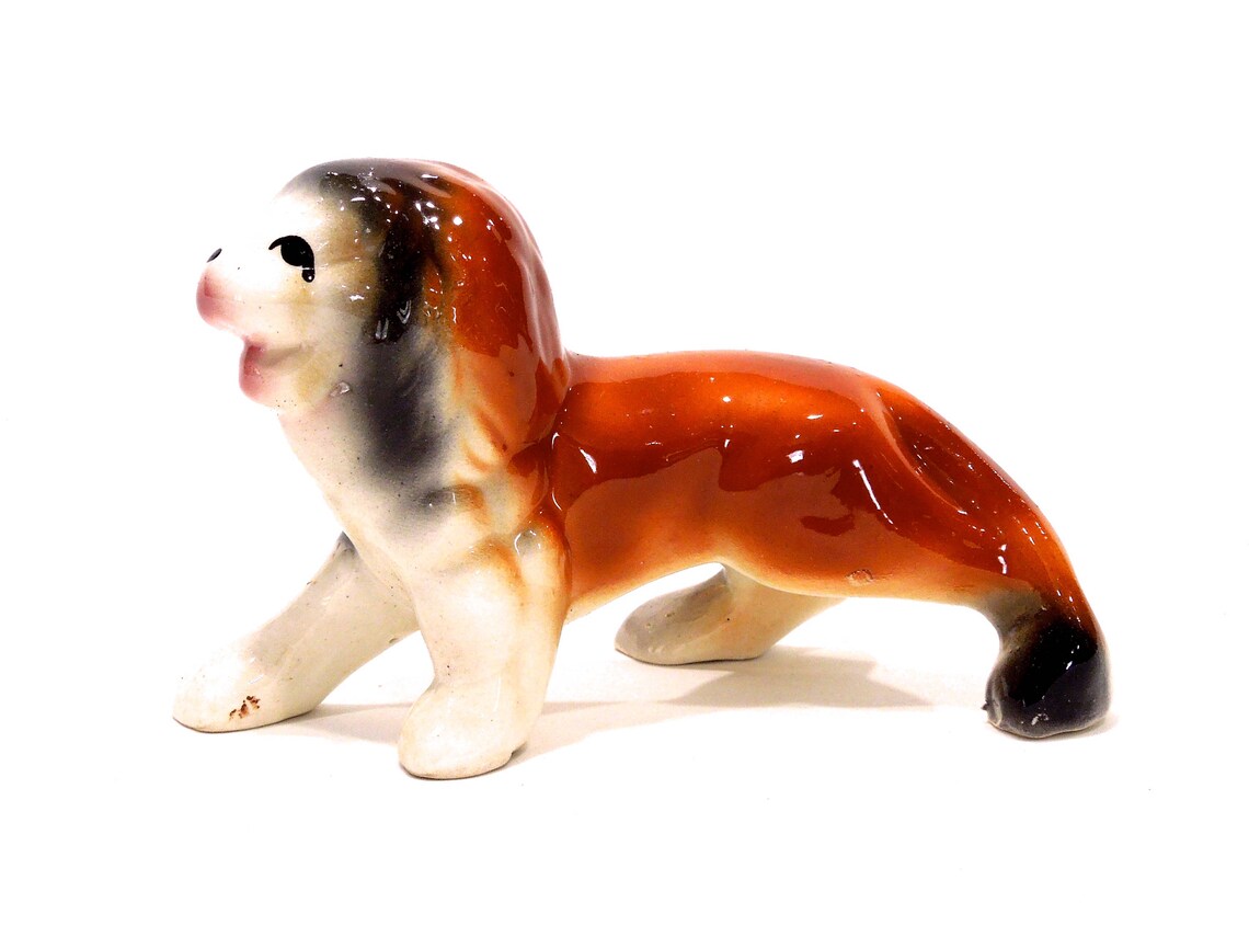 LION FIGURINE main image 0