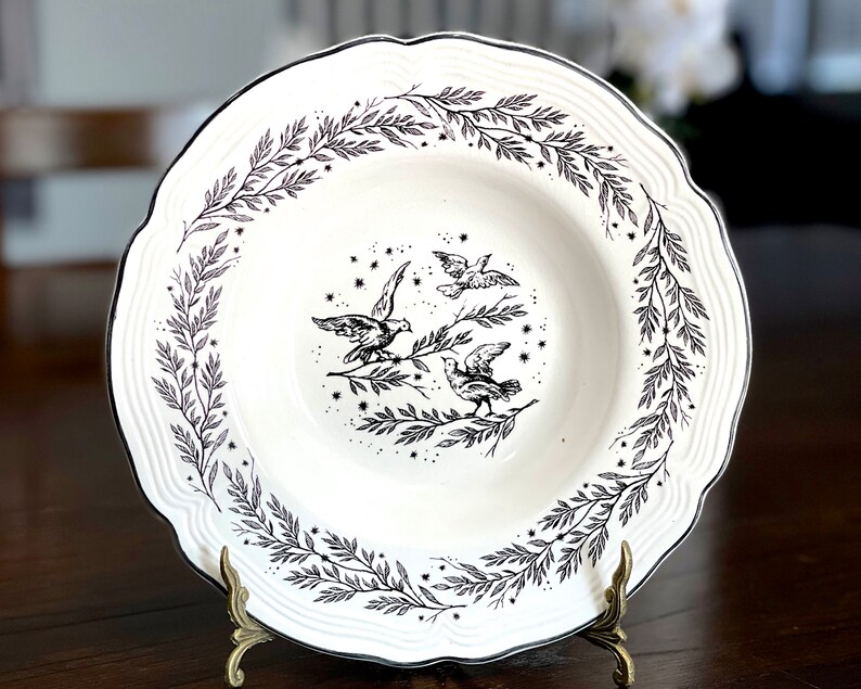 VINTAGE: New England Toile Rimed 9 1/4 Soup Bowl Tabletops Unlimited Replacement, Collecting SKU 36-D-00025190 image 2