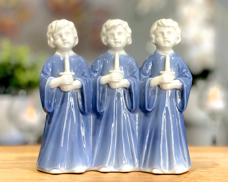 VINTAGE: Japan Caroler Figurine Music Box Ceramic Singing Figurines Blue and White Figurine Musical Holiday SKU 24-C-00040078 image 2