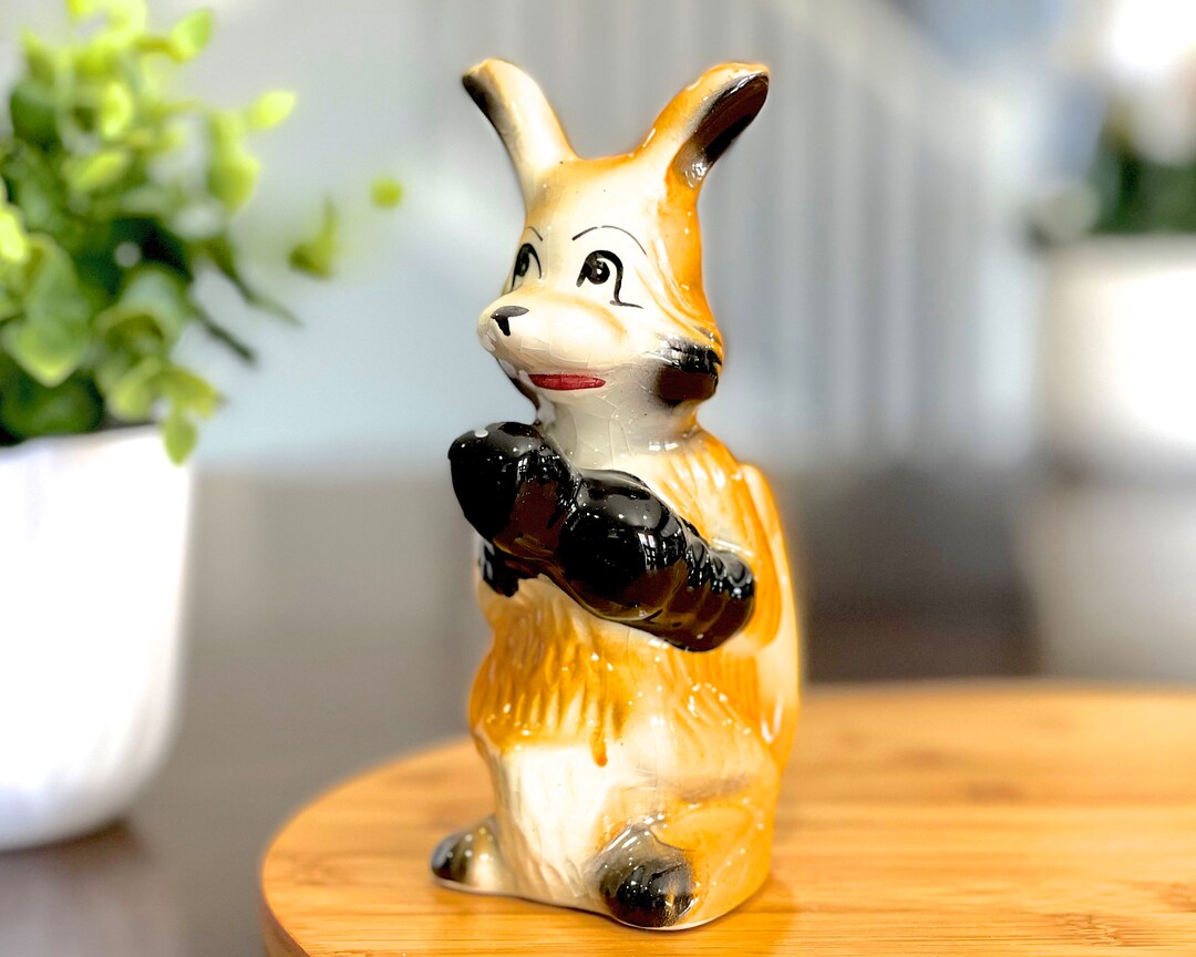 Vintage Ceramic Boxing Kangaroo Figurine: Hand-painted Kids Decor