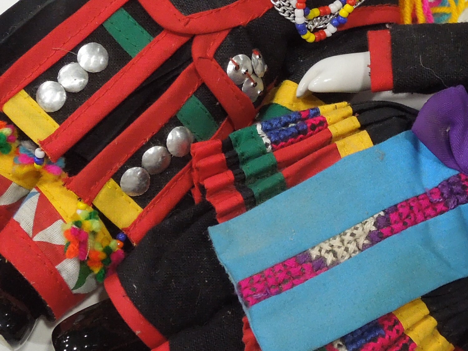 ヴィンテージのタイのアカ族人形：色鮮やかな民族人形2体セット - Etsy