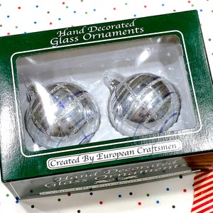 VINTAGE: 2pcs European Hand Blown Glass Ornaments in Box Christmas Decor Ornament Holiday imagem 3