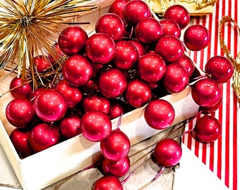 VINTAGE: 20pcs - Enameled Berry Picks - Fruit Stems - Millinery, Floral Arrangements - Crafts - SKU Tub-603-00031302