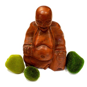 VINTAGE: Handgesneden houten Boeddha - Boeddha van natuurlijk hout - Religieus beeldje - Boeddhabeeldje - Standbeeld - Artikelnummer 28-A-00007409